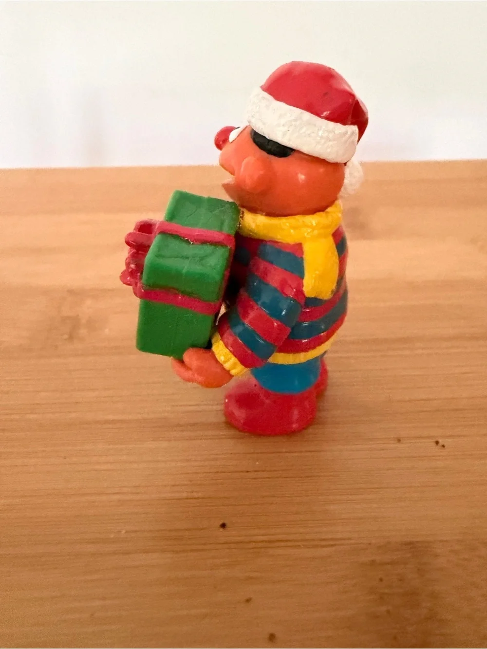 Vintage Sesame Street 2.5” Ernie Christmas Santa Muppets Applause Figure caketop